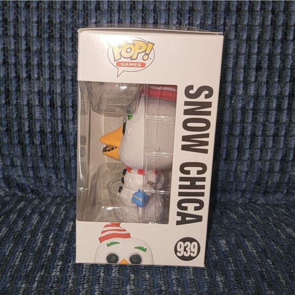 Funko POP! Games Five Nights at Freddy's Snow Chica 3.75" Vinyl Figure #939 New - Picture 5 of 7